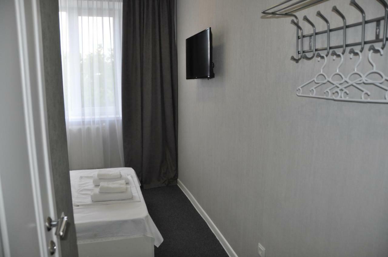 Medelean Hotel Comrat エクステリア 写真