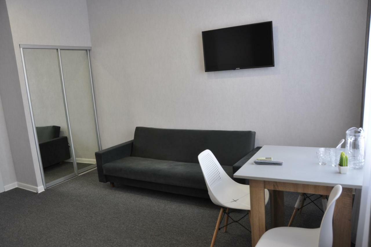 Medelean Hotel Comrat エクステリア 写真