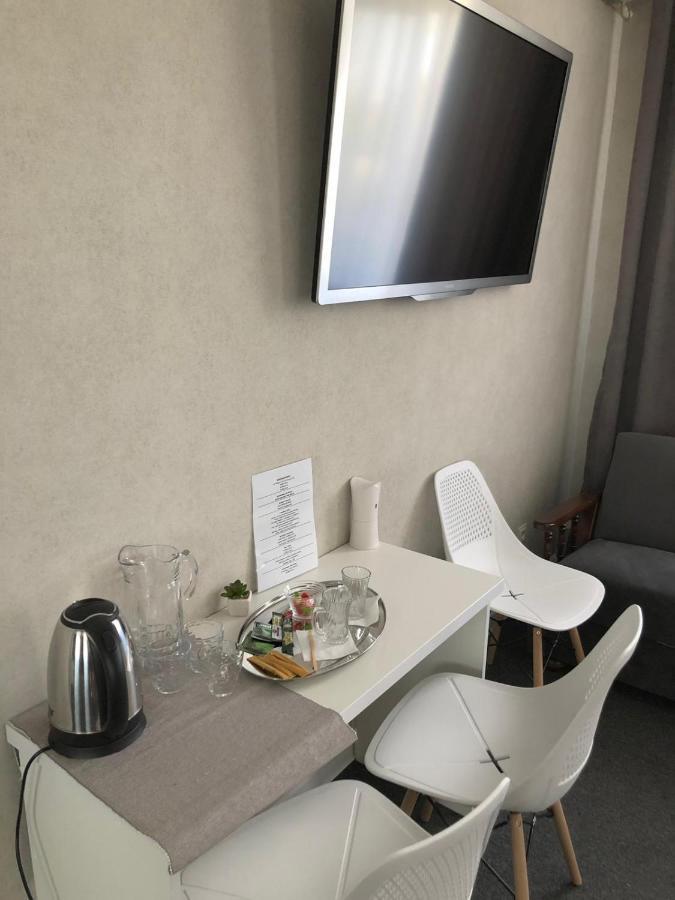 Medelean Hotel Comrat エクステリア 写真